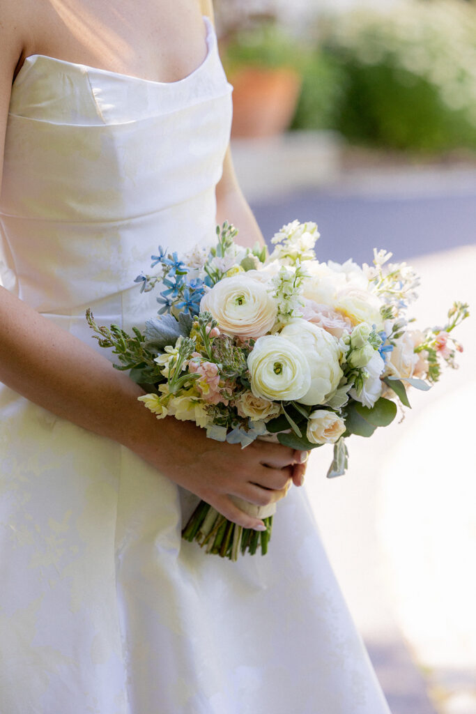 Classic wedding portraits at The 577 Foundation gardens in Perrysburg, Ohio.
